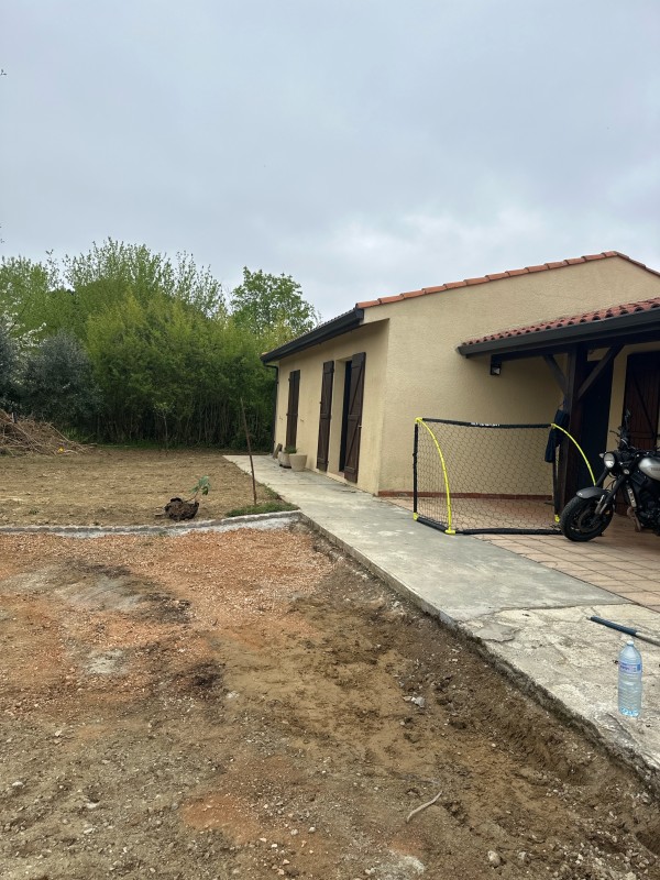 Réaliser des travaux de terrassement pour allées et aménagements extérieurs à Toulouse