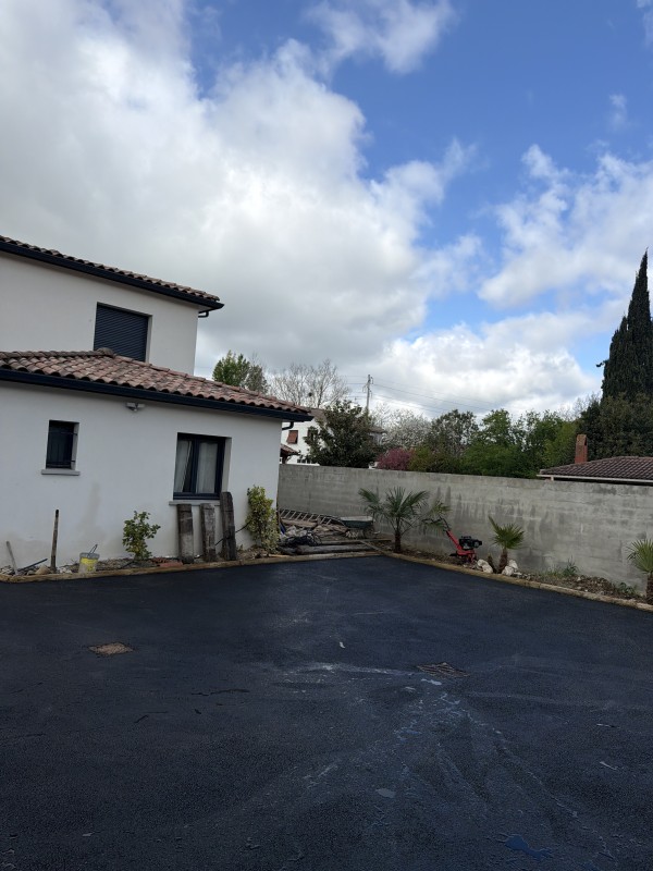 pose enrobé à chaud et goudronner une allée de garage Aucamville 31
