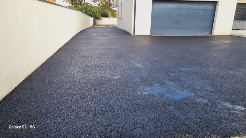 Pose d’enrobé à chaud pour allée de garage et parking privé à  Toulouse