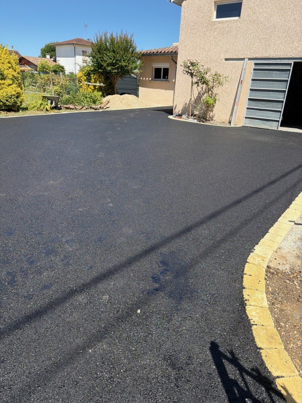 pose enrobé à chaud et goudronner une allée de garage à MONTAUBAN 